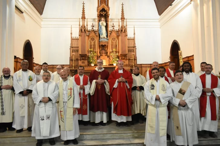 OBISPO-IGNACIO-MEDINA-DESPEDIDA-LOMAS-DE-ZAMORA-2-728x485