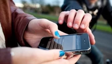 Caleta Olivia: una joven denunció a su ex novio por publicar fotos explícitas suyas en redes sociales Caleta Olivia: una joven denunció a su ex novio por publicar fotos explícitas suyas en redes sociales