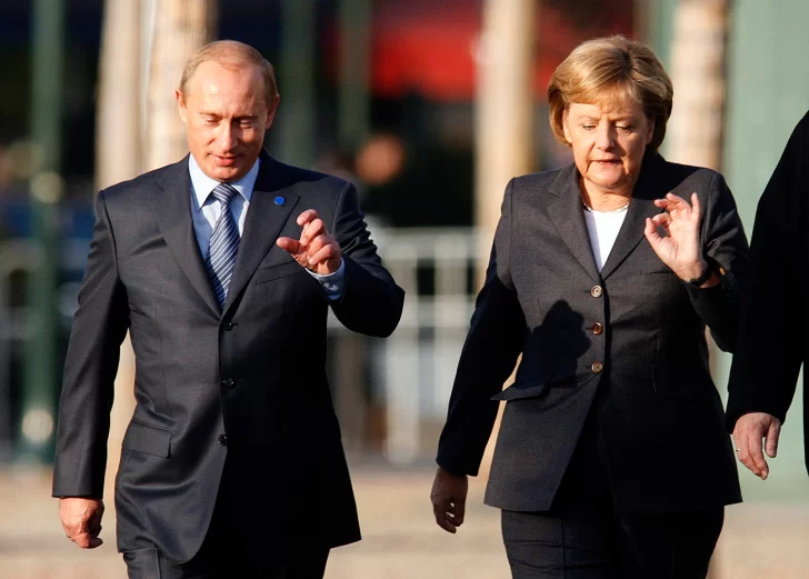 Putin y Merkel ya piensan en una “producción conjunta de vacunas” contra el coronavirus