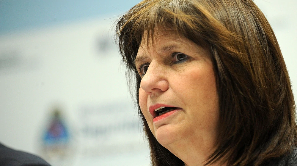 Bullrich anunció que Prefectura podrá utilizar “todo tipo de armas de fuego” para prevenir delitos Bullrich anunció que Prefectura podrá utilizar “todo tipo de armas de fuego” para prevenir delitos