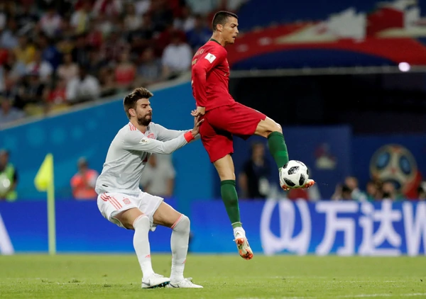 Portugal derrota a España en el duelo más atractivo de la fase de grupos