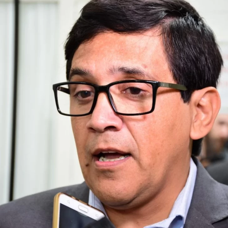 “El Municipio podrá comprar dos minibuses, dos ambulancias y dos coches fúnebres” “El Municipio podrá comprar dos minibuses, dos ambulancias y dos coches fúnebres”