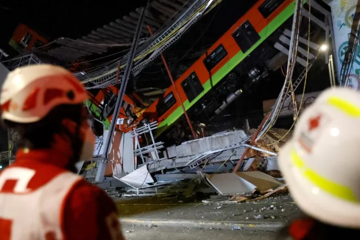 VIDEO. Desastre en ciudad de México: colapsó puente de metro, murieron 23 personas y hay 70 heridos