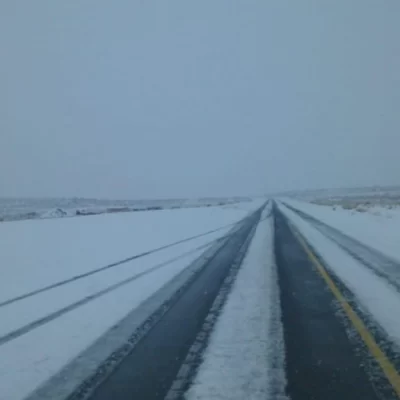 ¡Invierno sorpresa en la Patagonia! Nevada sorprende a conductores y peones rurales de Santa Cruz