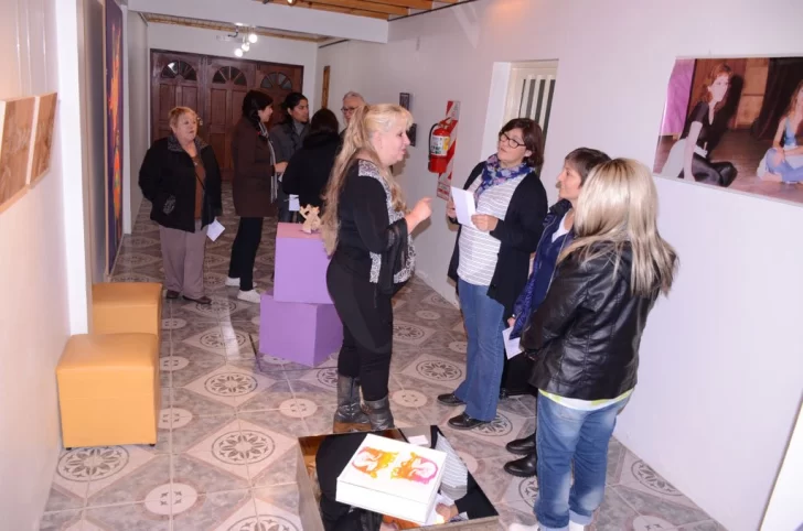 Artistas exponen en la Van Gogh