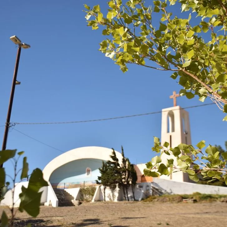 Desde hoy, la parroquia Virgen del Valle de Caleta será Santuario Mariano Desde hoy, la parroquia Virgen del Valle de Caleta será Santuario Mariano