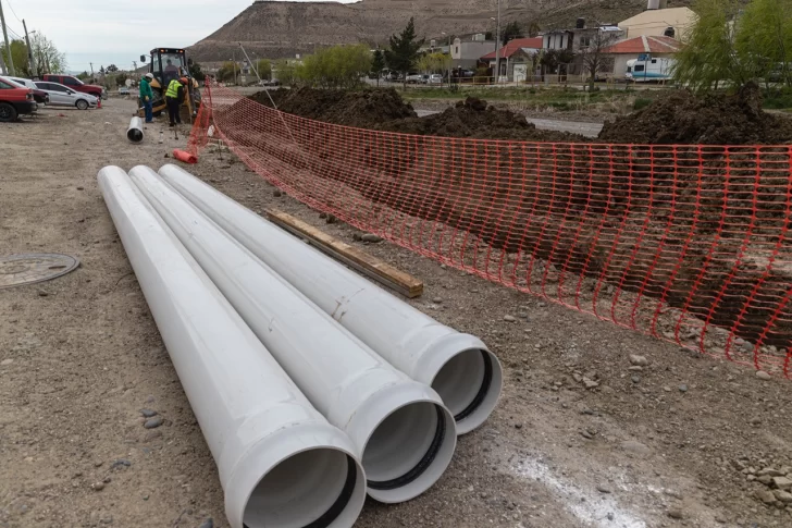 El Municipio de Comodoro Rivadavia avanza en la reconstrucción de la avenida Fray Luis Beltrán