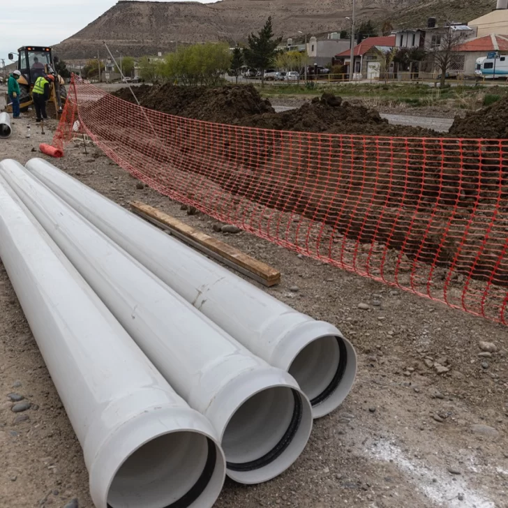 El Municipio de Comodoro Rivadavia avanza en la reconstrucción de la avenida Fray Luis Beltrán
