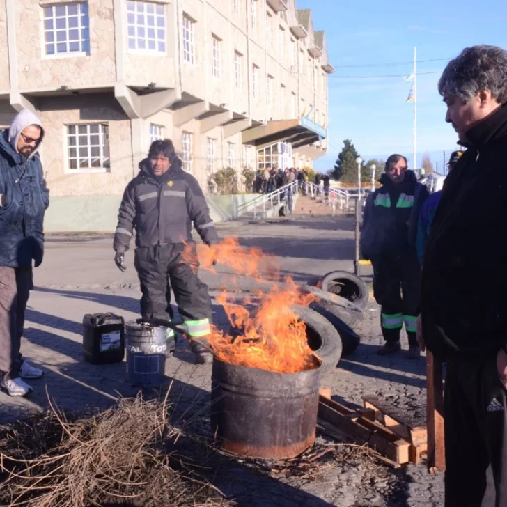 Viales se manifestaron  en las puertas de la AGVP