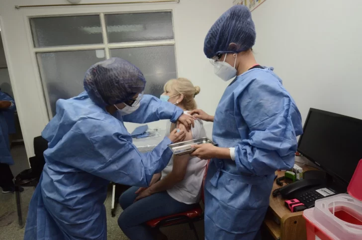 Brindan detalles de cara a la vacunación masiva en Santa Cruz: cómo será el protocolo y qué se debe tener en cuenta