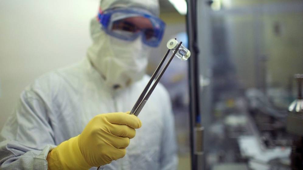 Vacuna de Oxford contra el coronavirus: AstraZeneca anunció que reanudaron los ensayos Vacuna de Oxford contra el coronavirus: AstraZeneca anunció que reanudaron los ensayos