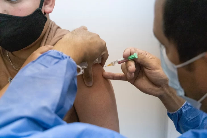 Comodoro Rivadavia: un centenar de personas participaron en una nueva jornada de vacunación