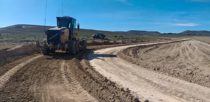 Vialidad Provincial realiza tareas en la Ruta Nacional Nº 40 y colabora ...