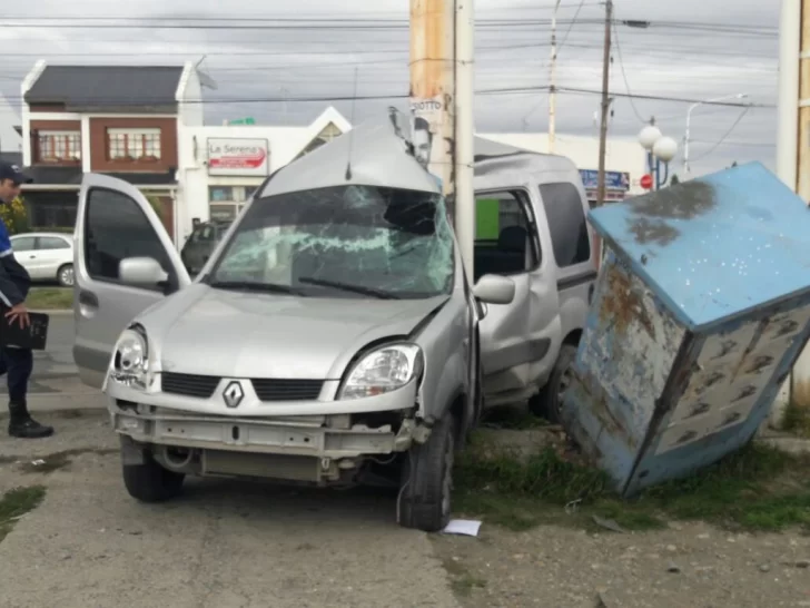 Está gravísima la conductora que protagonizó un violento choque en avenida Perón