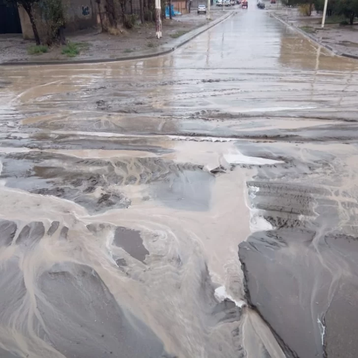 Caleta Olivia sin clases por intensas lluvias Caleta Olivia sin clases por intensas lluvias
