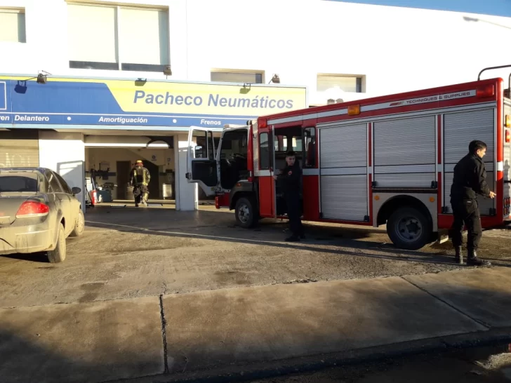 Principio de incendio en Pacheco Neumáticos