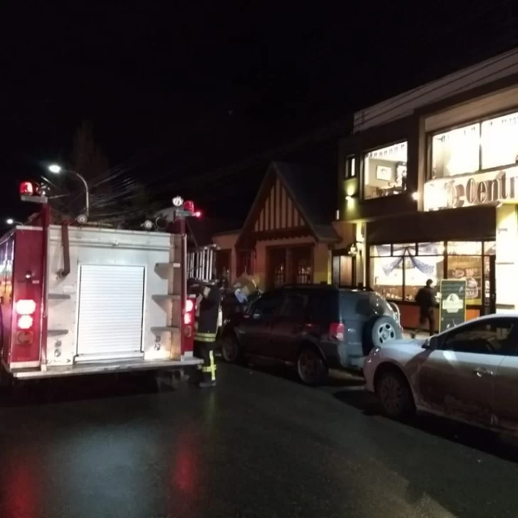 Principio de incendio en un comercio Principio de incendio en un comercio