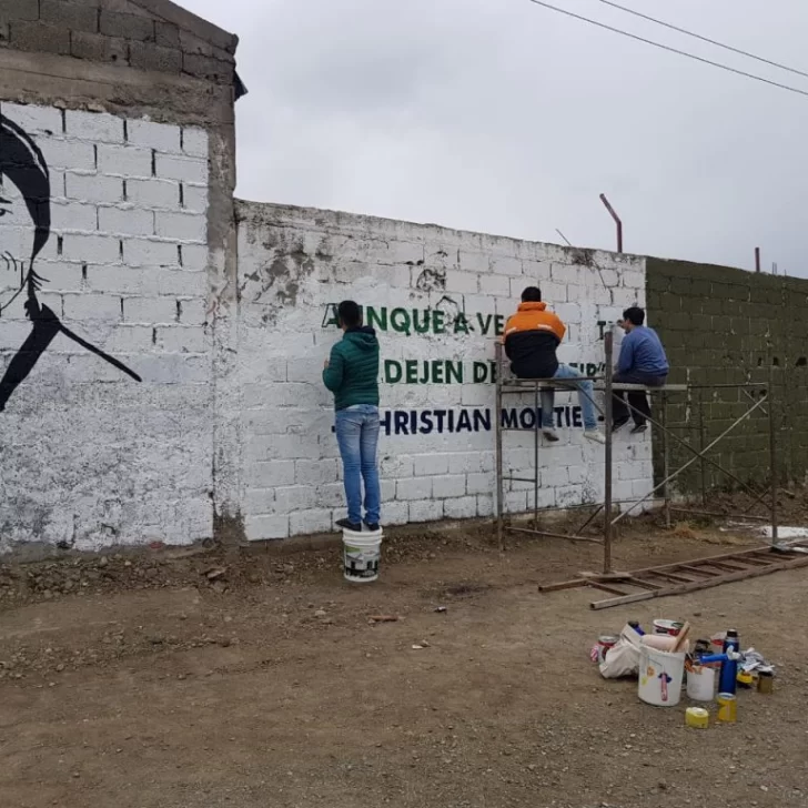 Pintaron el mural en recuerdo a Christian Montiel Pintaron el mural en recuerdo a Christian Montiel