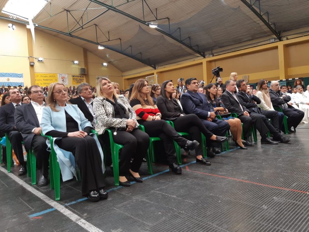 Alicia Kirchner evitó la foto con Sergio Massa en la asunción del obispo
