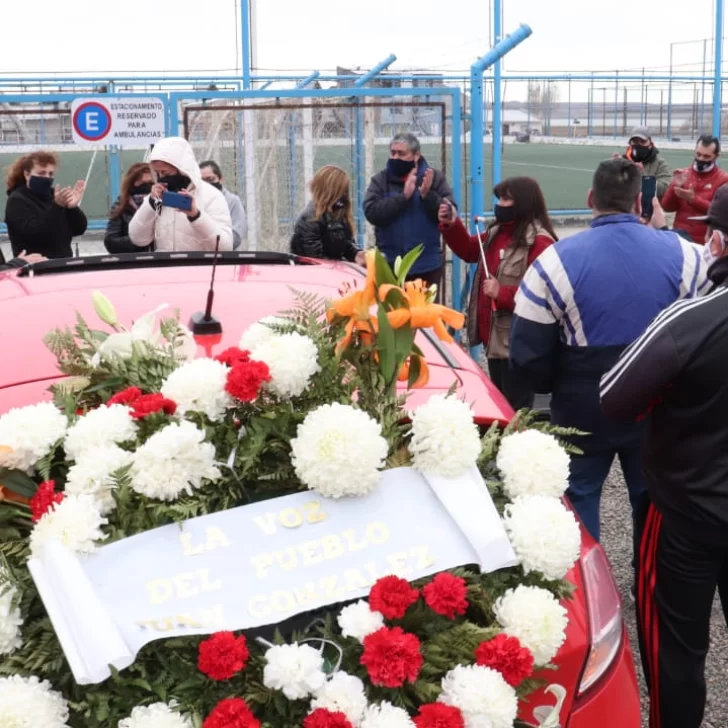 Video. Emotiva despedida al periodista Juan González en Río Gallegos Video. Emotiva despedida al periodista Juan González en Río Gallegos