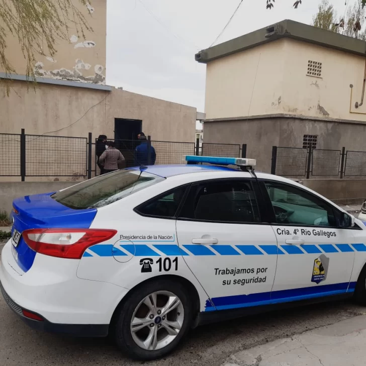 Atraparon a una familia de ladrones que robó una casa en Río Gallegos: un menor detenido Atraparon a una familia de ladrones que robó una casa en Río Gallegos: un menor detenido