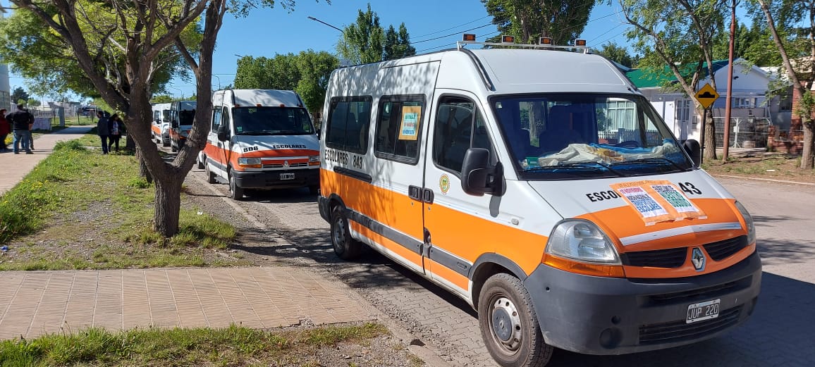 Vuelta a clases: el futuro de los transportistas escolares es una incógnita