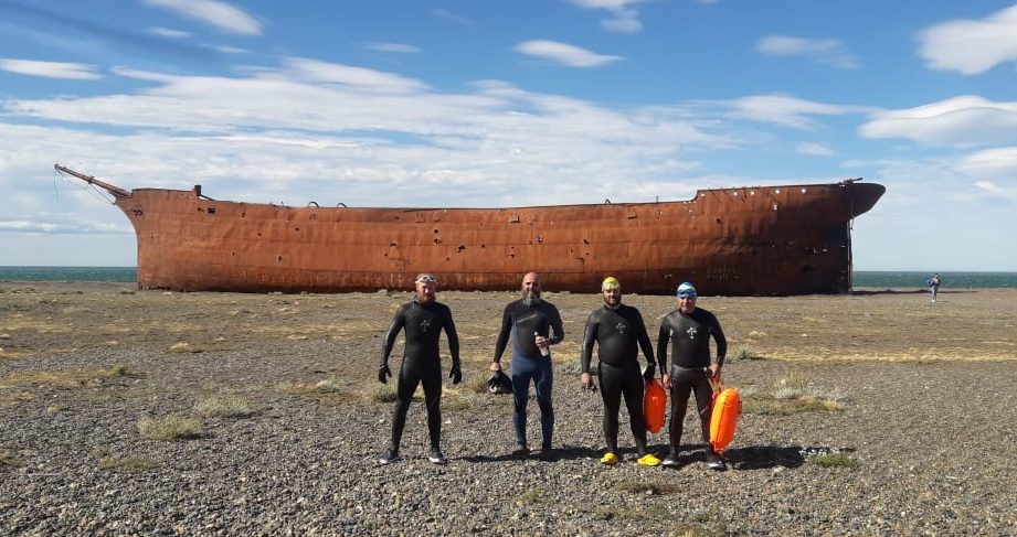 Conocé quienes serán los cuatro riogalleguenses que nadarán los 400 kilómetros del Río Santa Cruz