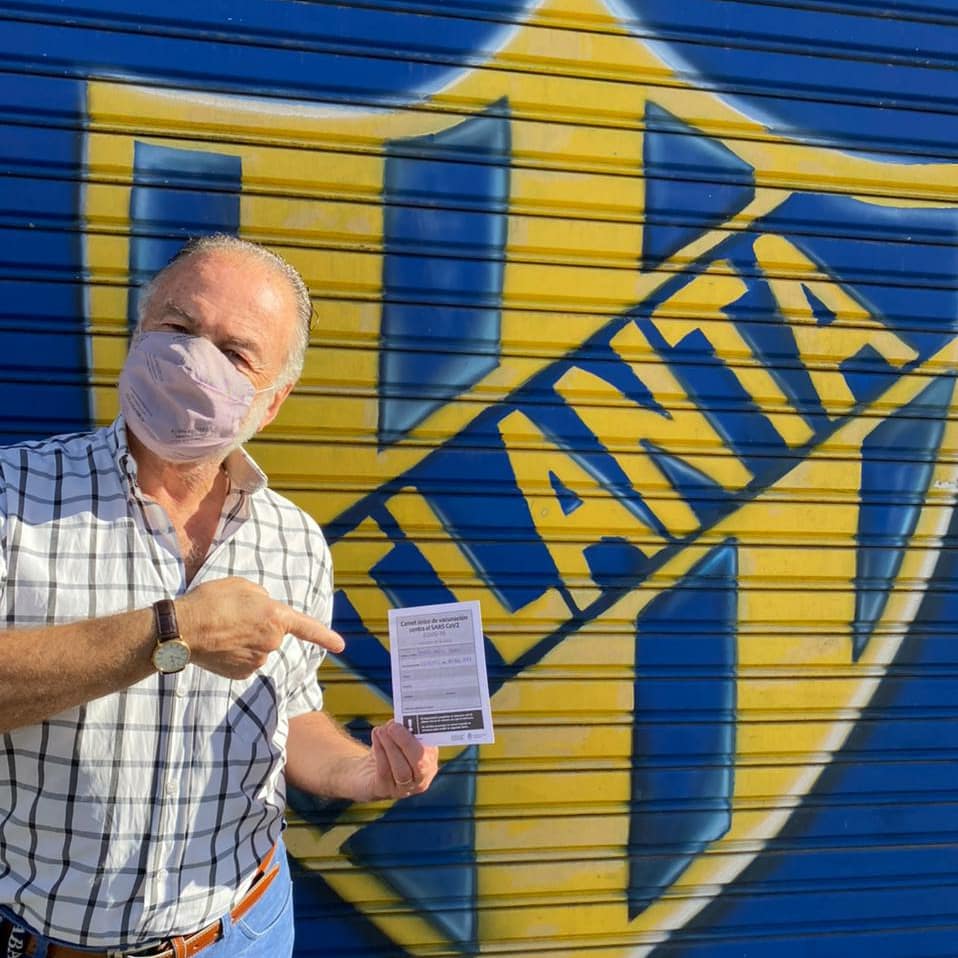 “¡Misión cumplida!”: se vacunó el periodista Horacio Embón “¡Misión cumplida!”: se vacunó el periodista Horacio Embón