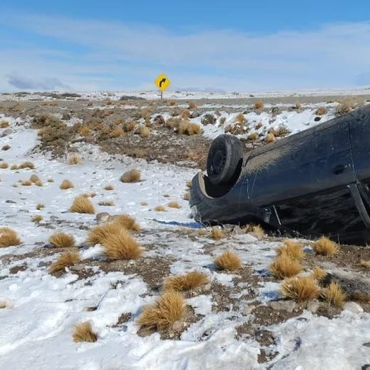 Cuatro choques y vuelcos en las rutas de Santa Cruz durante el fin de semana: sin heridos graves