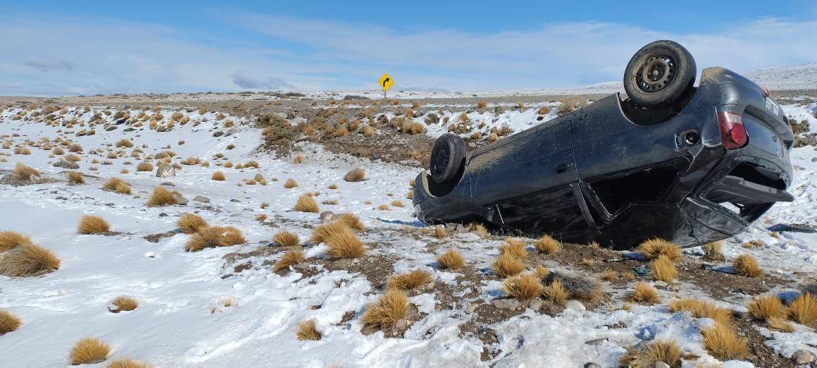 Cuatro choques y vuelcos en las rutas de Santa Cruz durante el fin de semana: sin heridos graves