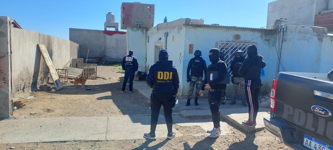 Allanamiento: el ladrón había desarmado la hormigonera que fue robada en una casa deCaleta Olivia