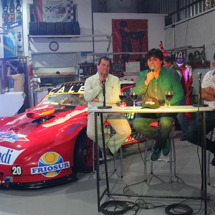 Fernando Vázquez presentó la Dodge Fernando Vázquez presentó la Dodge