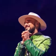Abel Pintos presentó su nuevo tema “Ibuprofeno”