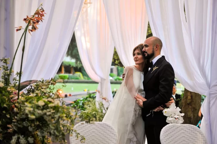 Jairo cumplió el sueño de Abel Pintos al cantar el Ave María en su casamiento con  Mora Calabrese