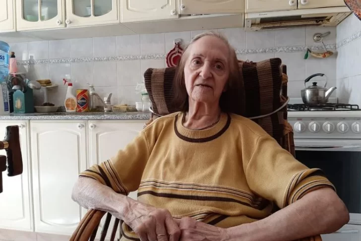 Una vida entre relojes: la abuela de 91 años que le ganó al tiempo y al Covid-19