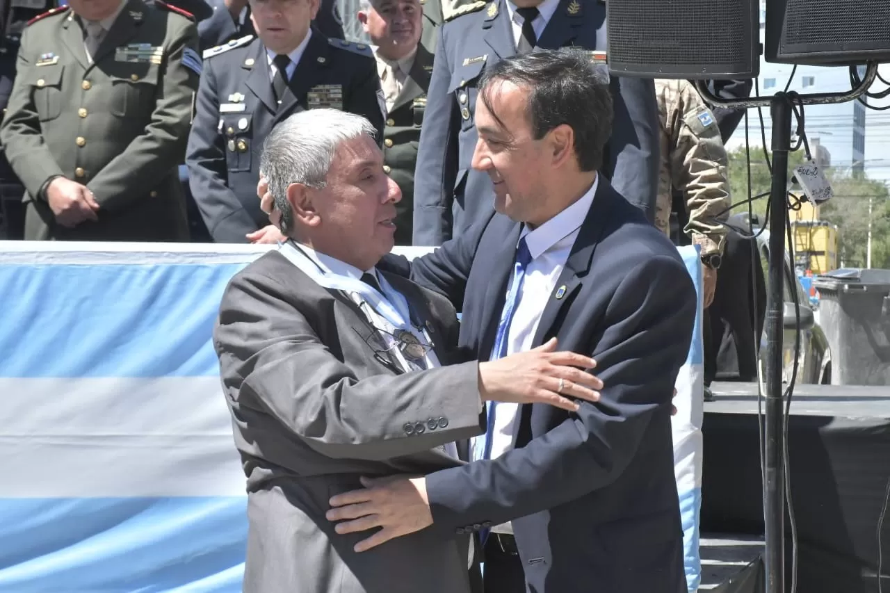 Medallas a jubilados municipales: “En el trabajo uno aprende todos los días”