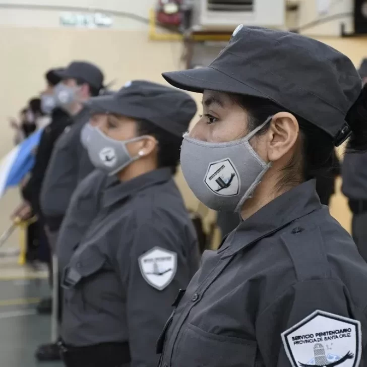 Alicia Kirchner encabezó el tercer aniversario del Servicio Penitenciario Provincial y entregó cámaras para las prisiones