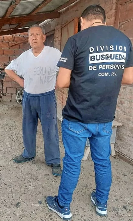 adolfo-enrique-sandoval-comodoro-23423D23D234-438x728