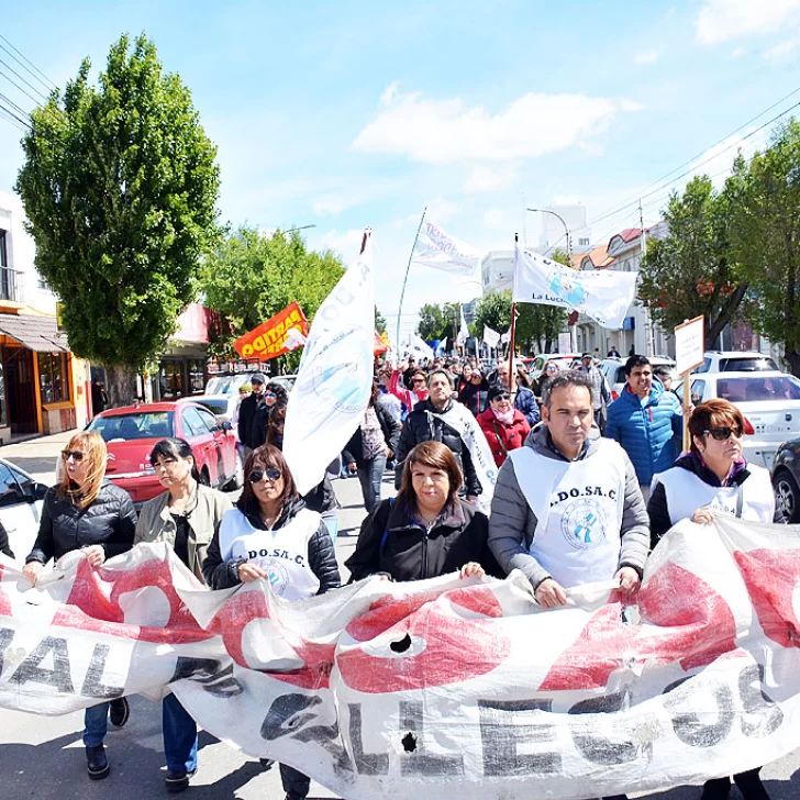 Docentes adhieren hoy al paro nacional de CTERA: qué dijo ADOSAC sobre Santa Cruz