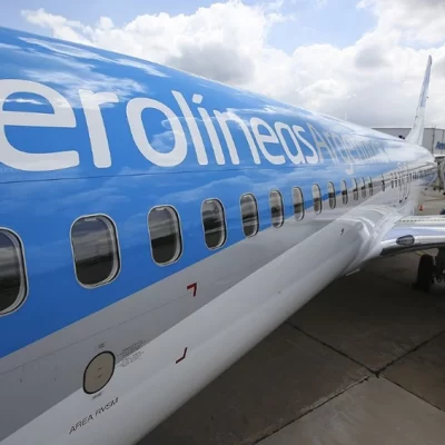 El segundo caso del día: un avión de Aerolíneas partió rumbo a Bogotá y debió regresar a Aeroparque El segundo caso del día: un avión de Aerolíneas partió rumbo a Bogotá y debió regresar a Aeroparque