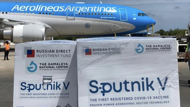 Arriba un nuevo vuelo con un lote de 500 mil vacunas Sputnik V