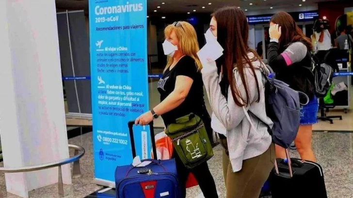 Alerta: Argentina suspende vuelos con el Reino Unido por la nueva cepa de coronavirus