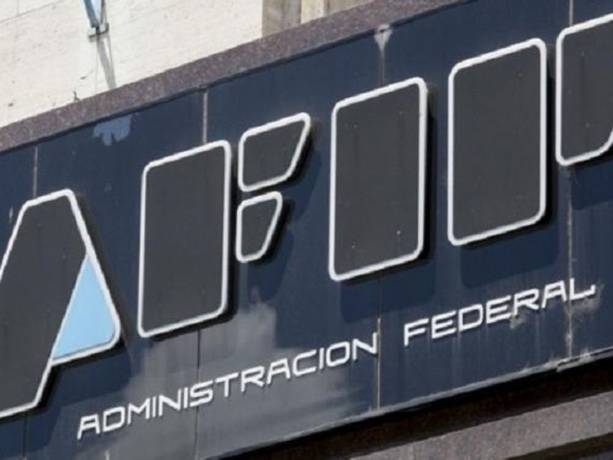 Dólar tarjeta: cómo pedir la devolución de percepciones en AFIP