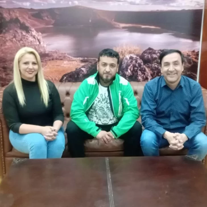 Otra fuga del sector de Vidal: la agrupación Malvinas Argentinas de El Calafate se suma al espacio de Pablo Grasso Otra fuga del sector de Vidal: la agrupación Malvinas Argentinas de El Calafate se suma al espacio de Pablo Grasso