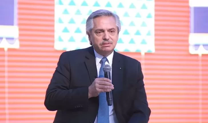 Alberto Fernández confirmó que sigue el DNU con restricciones hasta que se trate la ley en el Congreso