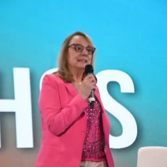 Alicia Kirchner presentó un informe sobre sus 8 años de gestión