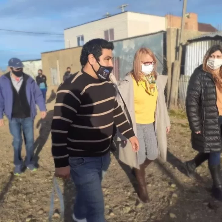 Alicia Kirchner se reunió con vecinos y vecinas del barrio Los Lolos y se comprometió a trabajar en conjunto