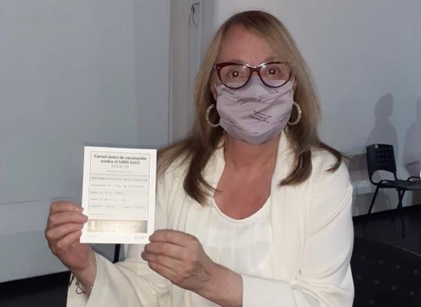 La gobernadora Alicia Kirchner se vacunó contra el coronavirus