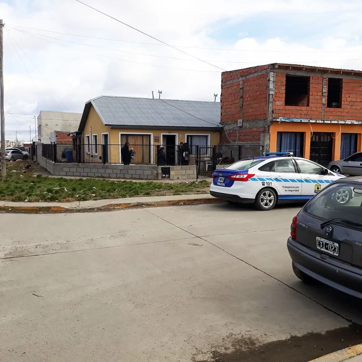 Allanaron las cabañas Puerto San Julián de Jorge Lazota por la causa del triple crimen de General Rodríguez Allanaron las cabañas Puerto San Julián de Jorge Lazota por la causa del triple crimen de General Rodríguez