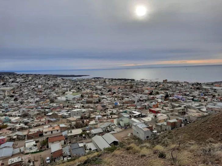 Caleta Olivia: un conductor intentó embestir a la policía y terminó detenido